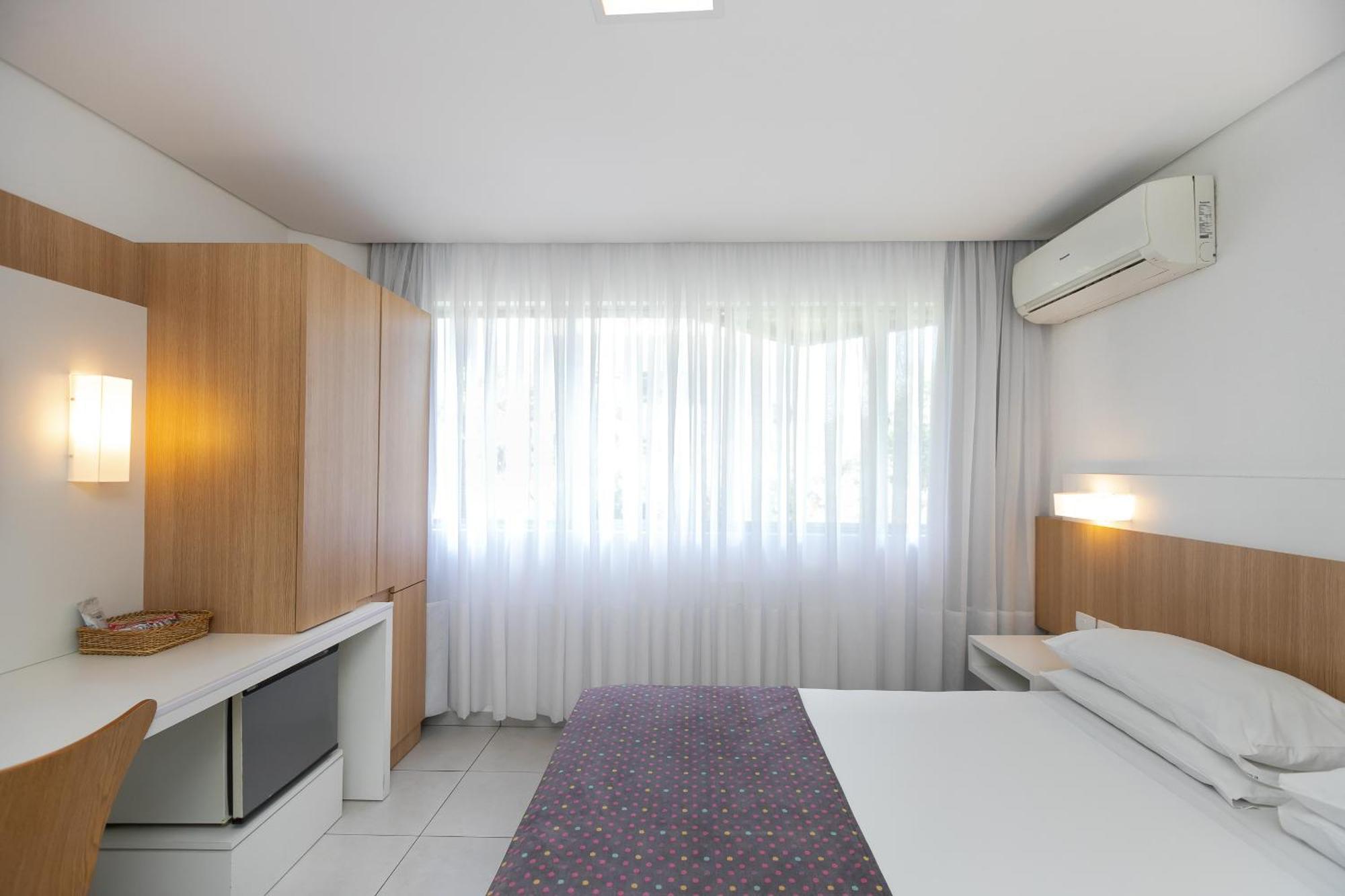 Standard Double Room,1212688618:JPEG