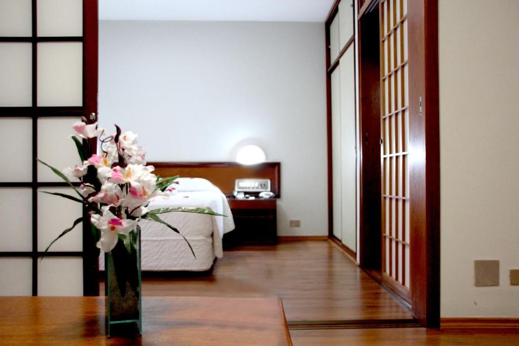 Suíte Luxo com Banheira de Hidromassagem